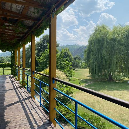 ホテル Lavka Park Skochovice Vrané nad Vltavou エクステリア 写真