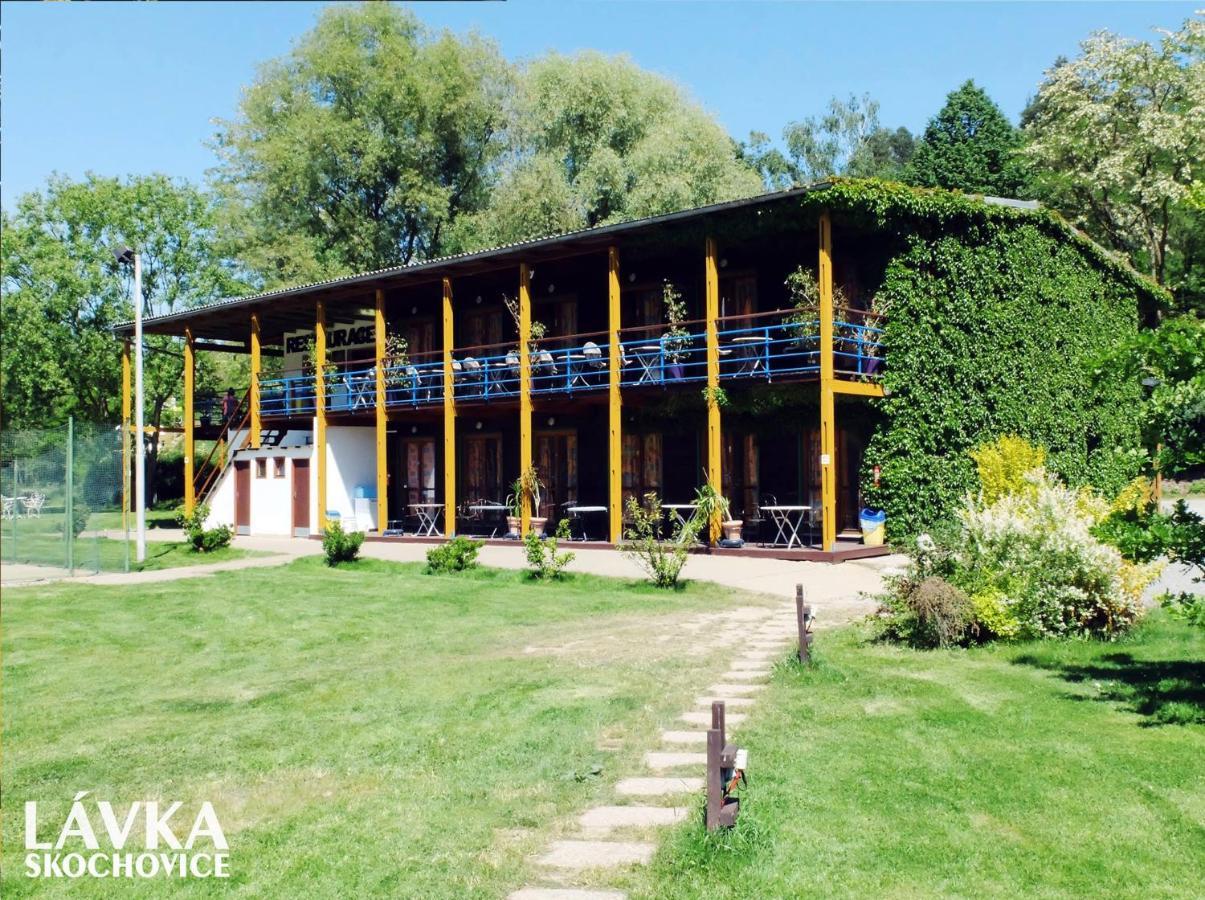 ホテル Lavka Park Skochovice Vrané nad Vltavou エクステリア 写真