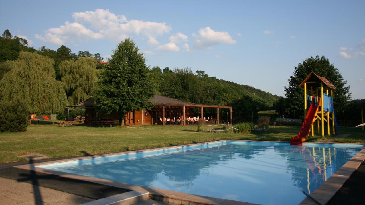 ホテル Lavka Park Skochovice Vrané nad Vltavou エクステリア 写真