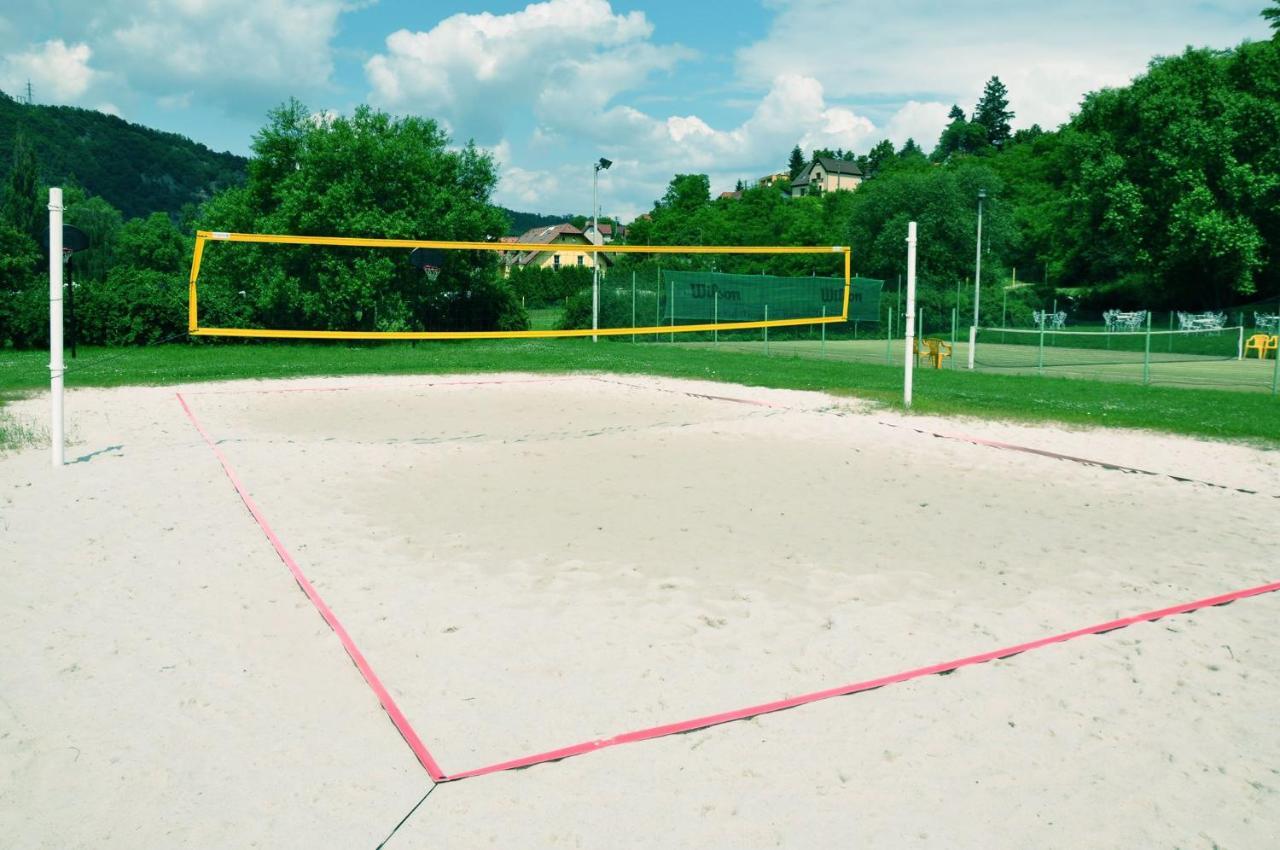 ホテル Lavka Park Skochovice Vrané nad Vltavou エクステリア 写真