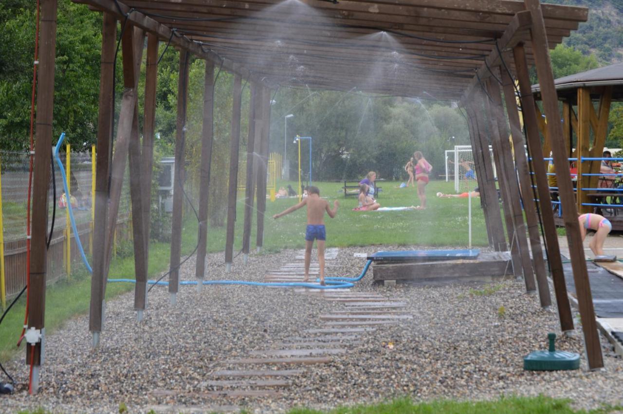 ホテル Lavka Park Skochovice Vrané nad Vltavou エクステリア 写真