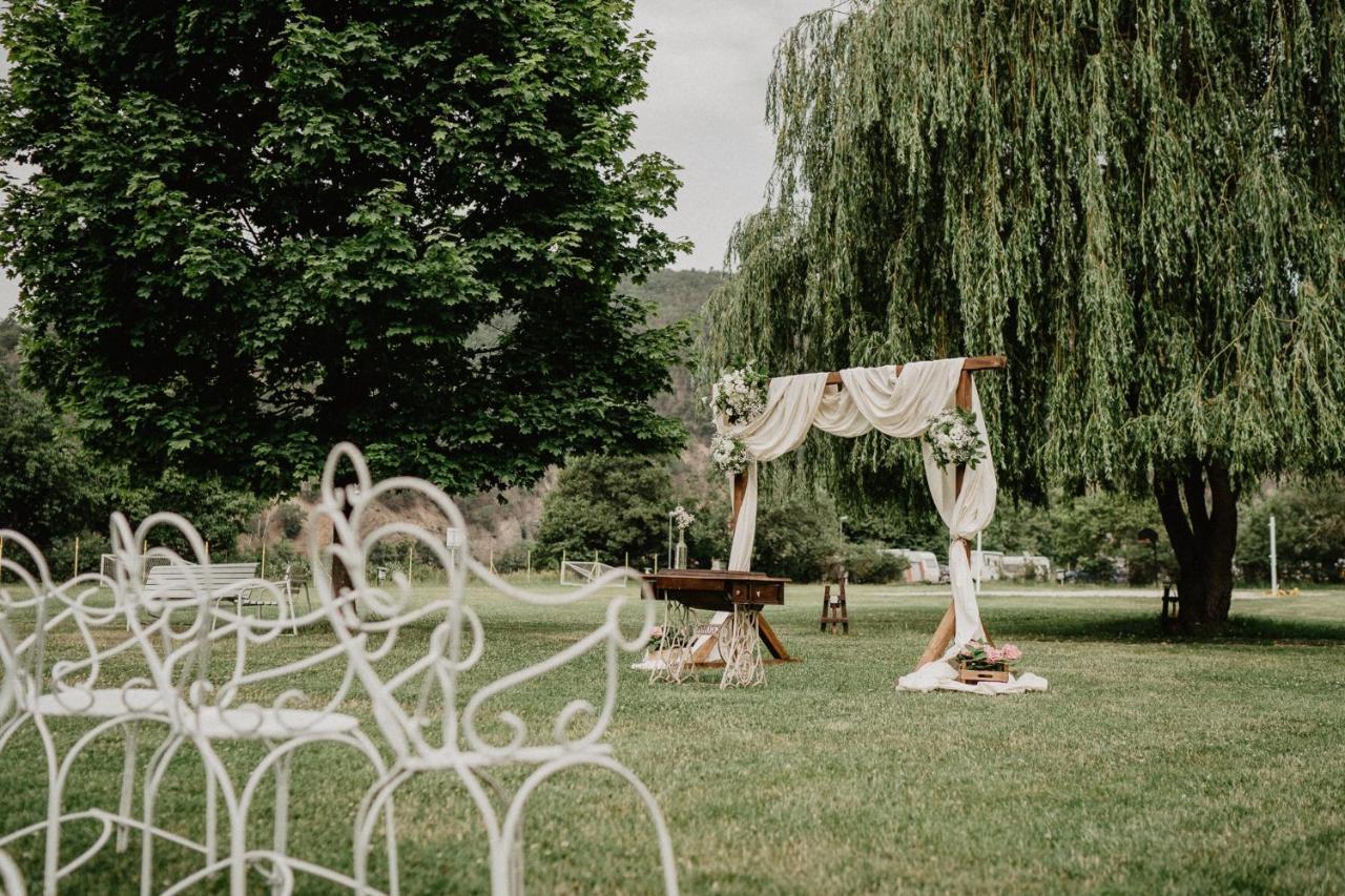 ホテル Lavka Park Skochovice Vrané nad Vltavou エクステリア 写真