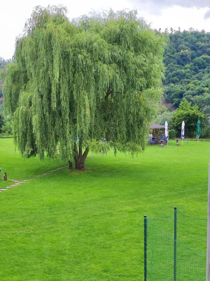 ホテル Lavka Park Skochovice Vrané nad Vltavou エクステリア 写真